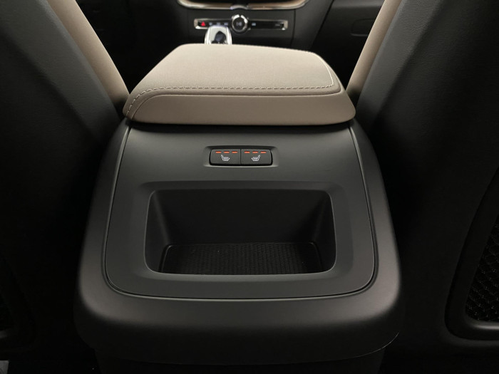 Volvo XC60 B5 AWD AUT DARK PLUS