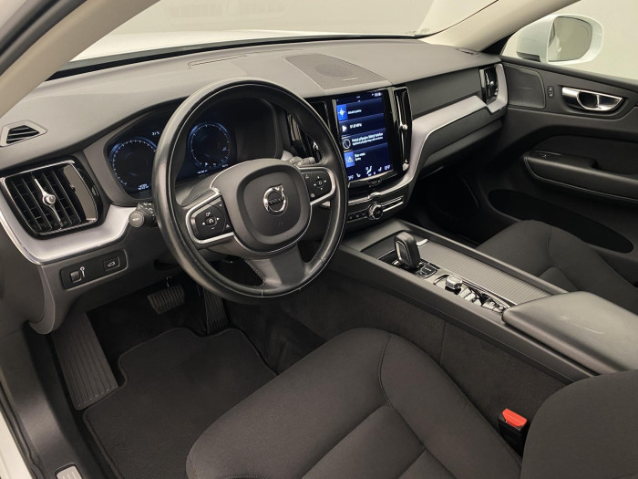 Volvo XC60 B4 AWD MOMENTUM AUT CZ 2.0 Momentum