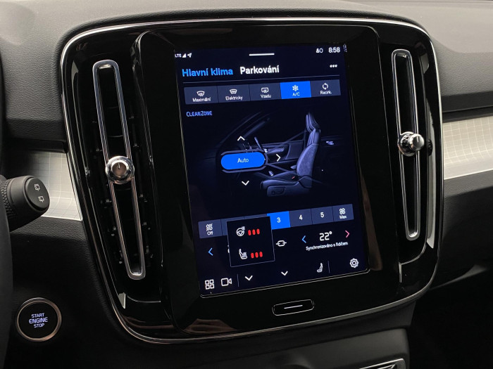 Volvo XC40 B3 DARK PLUS REZERVACE