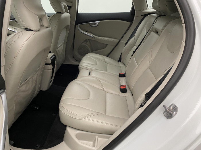 Volvo V40 CC D3 MOMENTUM OCEAN RACE 2.0 d CC CC Momentum