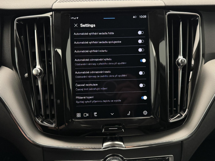 Volvo XC60 B4 AWD PLUS DARK AUT