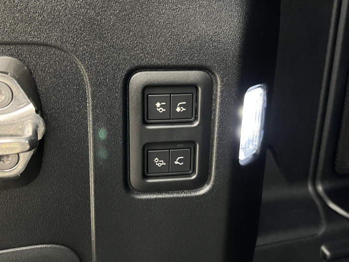 Land Rover Defender 110 D250 X-DYNAMIC SE AWD Aut 3.0 d Dynamic SE