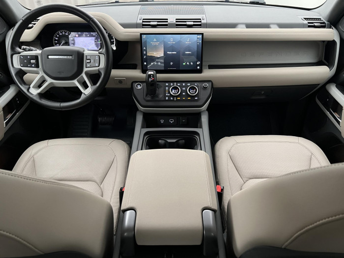 Land Rover Defender D250 SE AWD AUT CZ 3.0 d SE