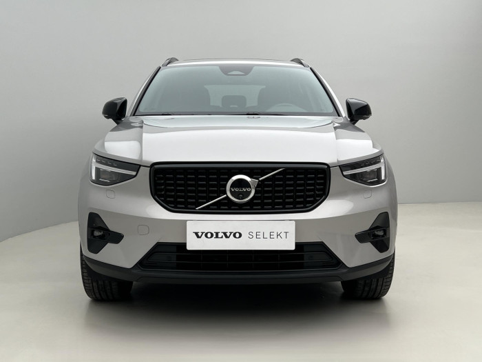 Volvo XC40 B3 ULTRA DARK AUT CZ 1.maj.