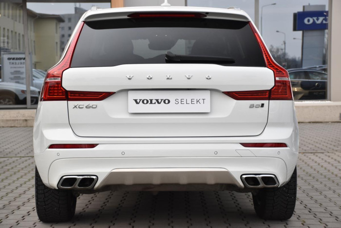 Volvo XC60 B5 AWD MOMENTUM REZERVACE 2.0 Momentum