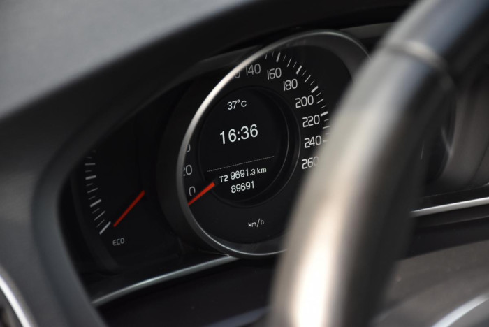 Volvo V40 D2 BLACK EDITION REZERVACE 2.0 d Edition