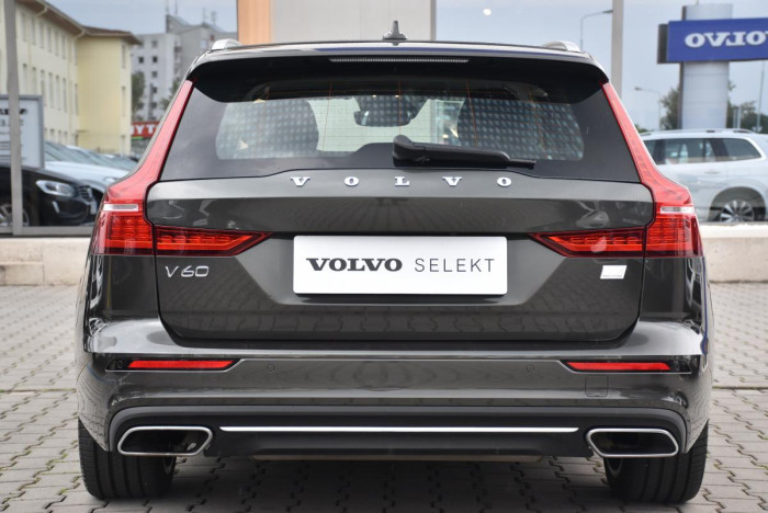 Volvo V60 T8 AWD RECHARGE REZERVACE