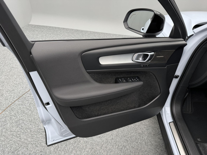 Volvo XC40 B3 AUT DARK PLUS