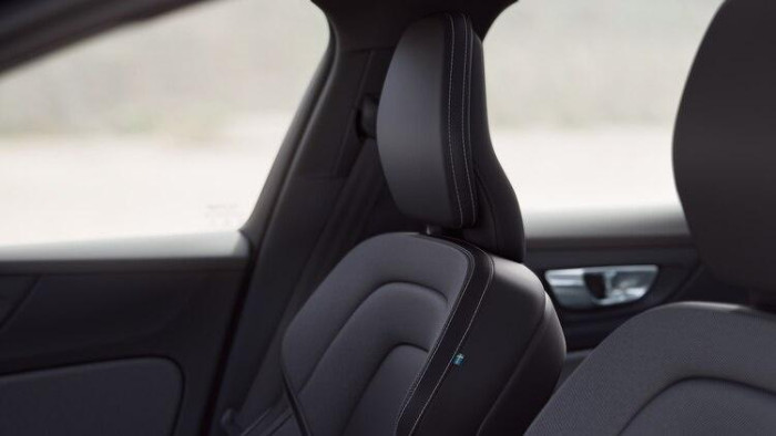 Volvo V60 B4 DARK PLUS