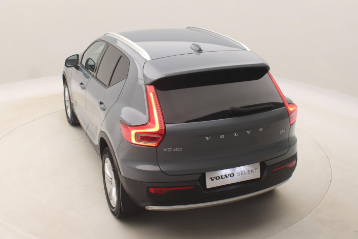 Volvo XC40 B4 AWD MOMENTUM REZERVACE 2.0 Momentum