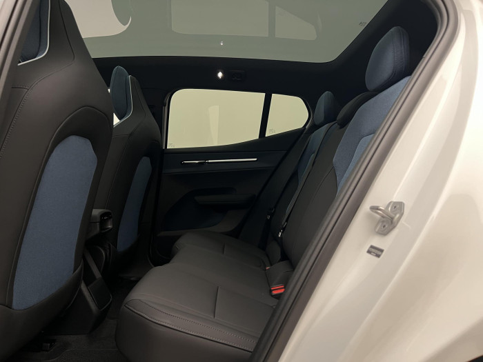 Volvo EX30 CC PURE ELECTRIC TWIN MOTOR CC CC