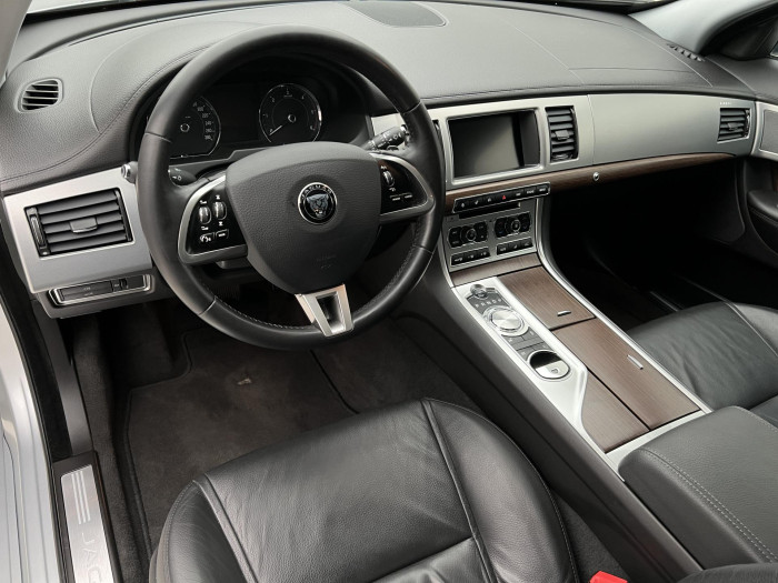 Jaguar XF 3.0 V6D LUXURY AUT CZ 3.0 d Luxury