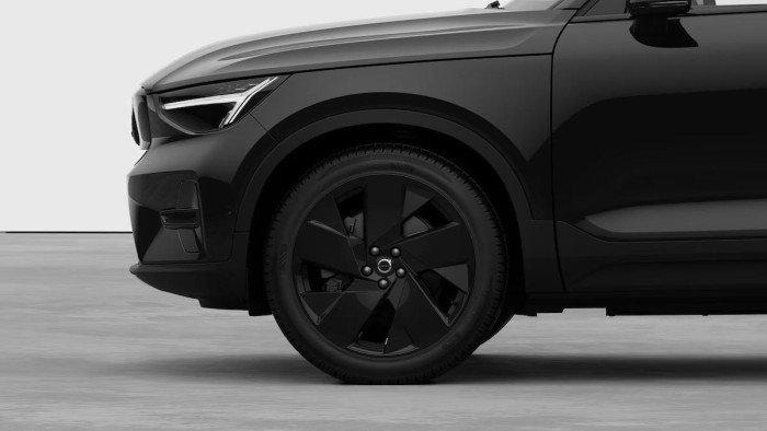 Volvo EX40 PURE ELECTRIC TWIN MOTOR PLUS