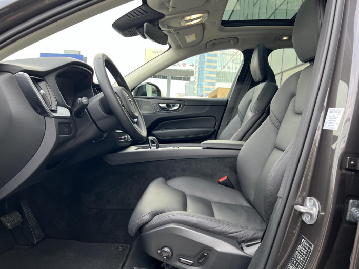 Volvo XC60 B4 AWD DARKPLUS Aut 1.maj.