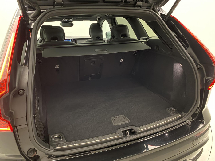 Volvo XC60 B5 AWD BLACK EDITION AUT 1.maj 2.0 Edition