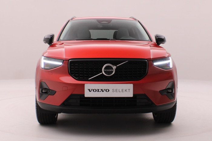 Volvo XC40 B4 DARK PLUS REZERVACE