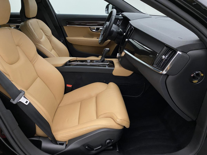 Volvo V90 D3 INSCRIPTION 1.maj REZERVACE 2.0 d