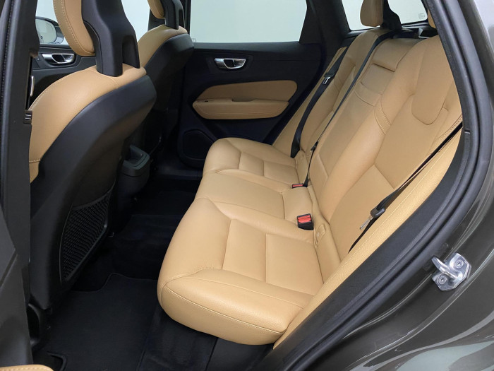 Volvo XC60 T5 AWD MOMENTUM AUT 2.0 Momentum