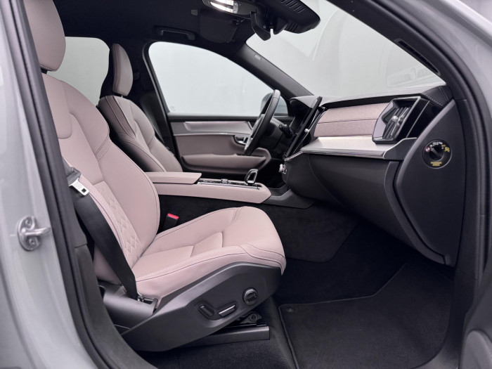 Volvo XC90 B5 AWD CORE AUT CZ 1.maj