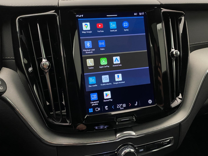 Volvo XC60 T6 AWD PLUG-IN DARK PLUS CZ