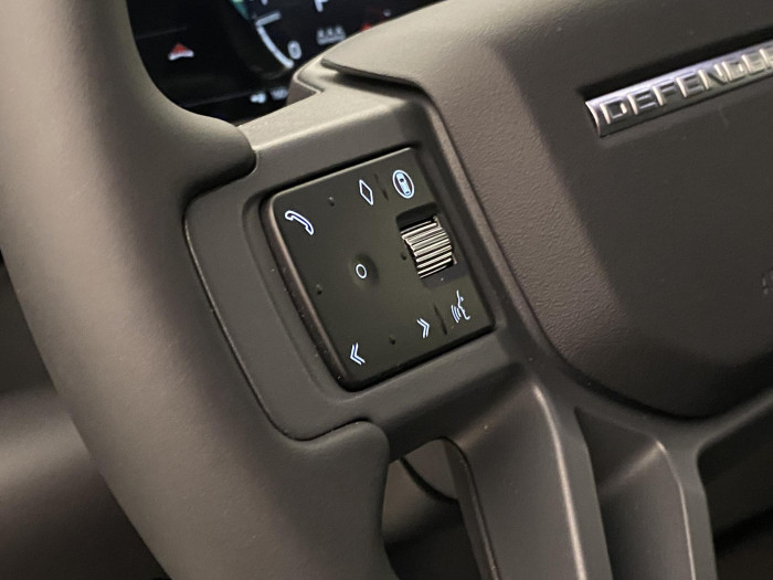 Land Rover Defender 110 D300 X-DYNAMIC SE AWD AUT 3.0 d Dynamic SE