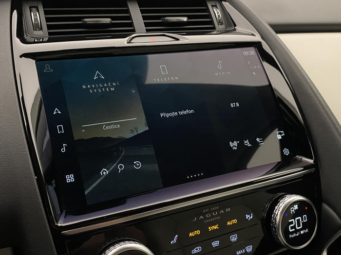 Jaguar E-Pace P200 S AWD AUT REZERVACE