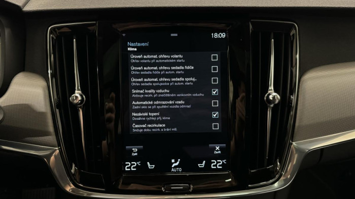 Volvo V90 T6 RECHARGE AWD REZERVACE