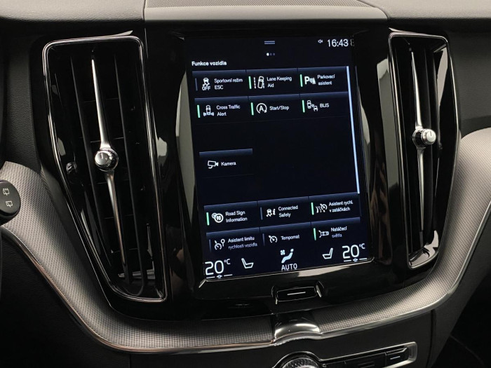 Volvo XC60 B5 AWD R-DESIGN REZERVACE