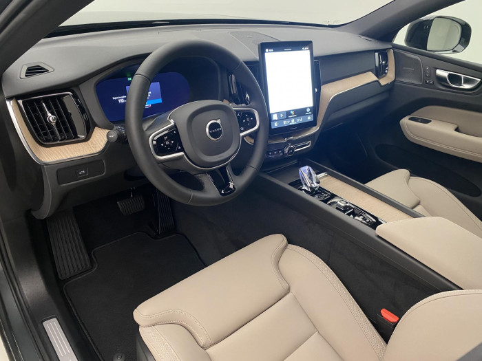 Volvo XC60 B5 AWD AUT DARK PLUS