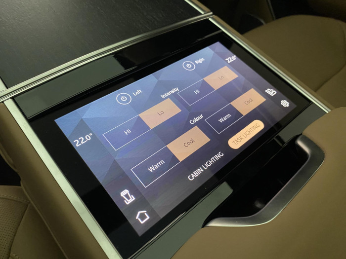 Land Rover Range Rover P550e AUTOBIOGRAPHY SWB