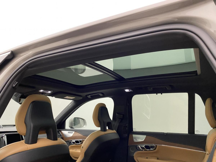 Volvo XC90 B5 AWD INSCRIPTION REZERVACE