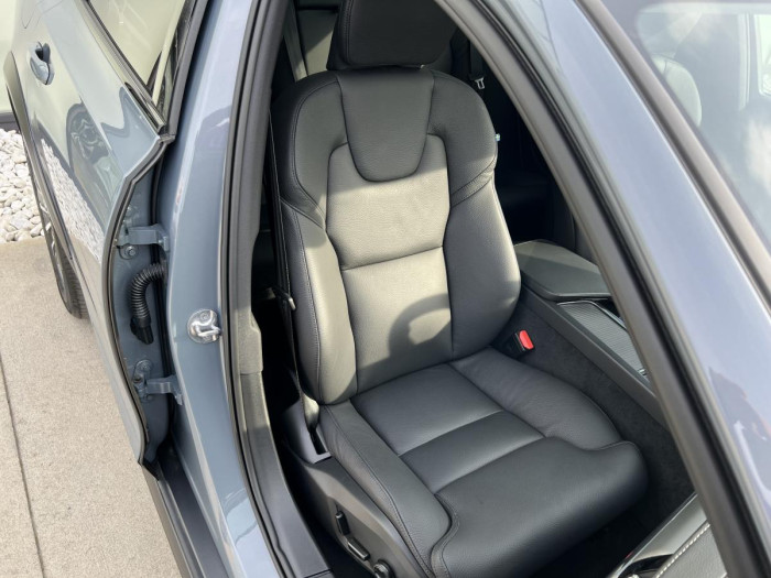 Volvo V90 CROSS COUNTRY B4 AWD REZERVACE