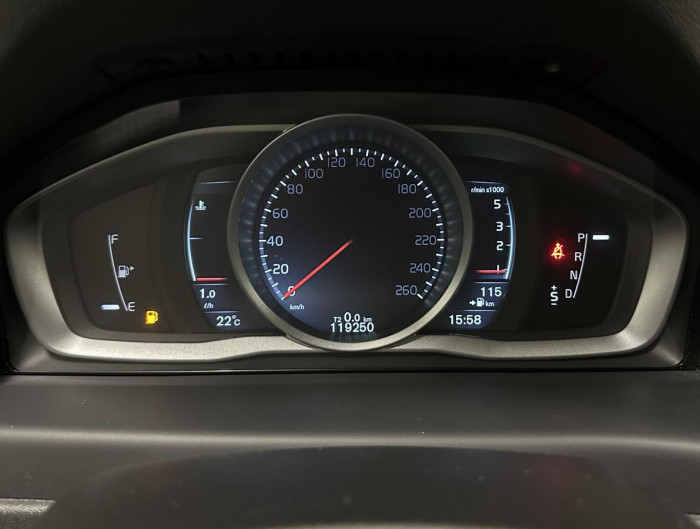 Volvo V70 D4 AWD SUMMUM AUT REZERVACE 2.4 d Summum