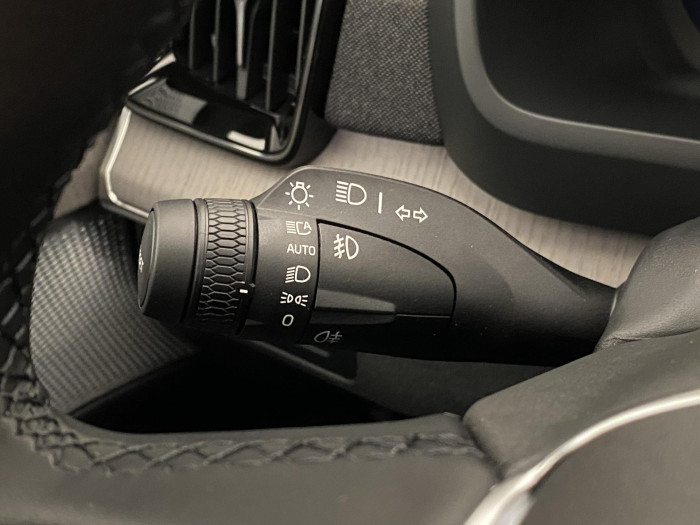 Volvo XC90 T8 AWD RECHARGE DARK ULTRA 7