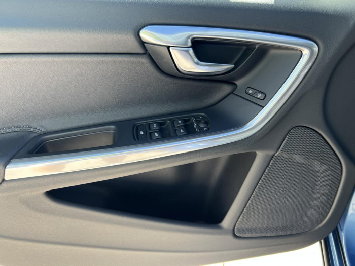 Volvo V60 D4 NEZ.TOPENÍ Aut 2.0 d