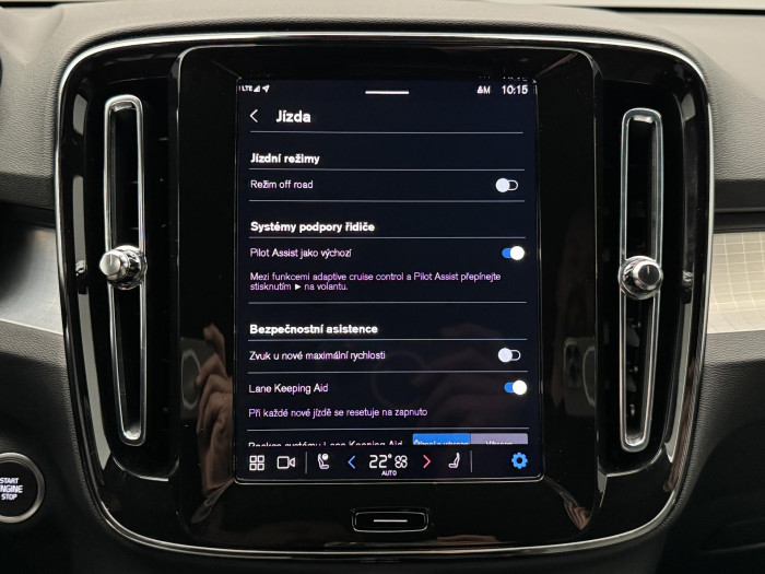 Volvo XC40 B3 PLUS DARK AUT CZ 1.maj