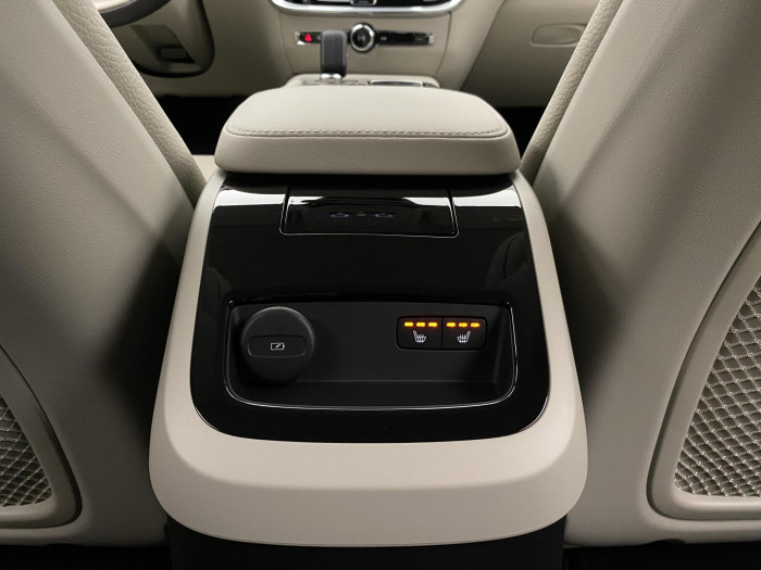 Volvo V60 T6 AWD PLUG-IN BRIGHT PLUS