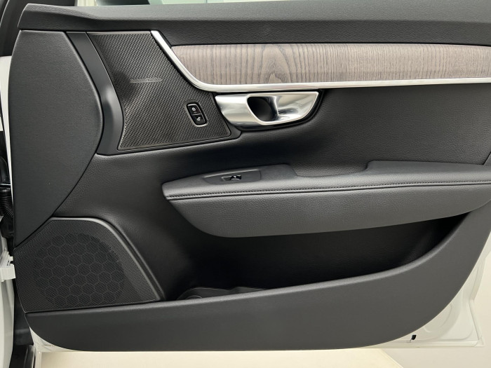 Volvo V90 CC B5 AWD PRO AUT CZ 2.0 CC CC