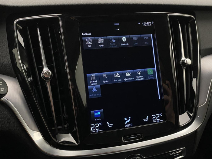 Volvo V60 B4 MOMENTUM AUT REZERVACE 2.0 Momentum