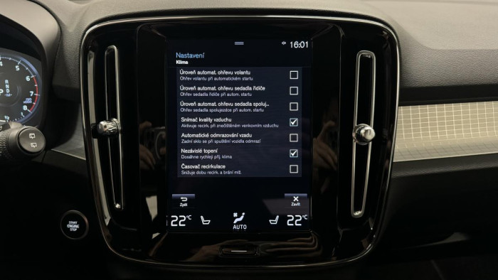 Volvo XC40 T2 MOMENTUM ADVANCED REZERVACE 1.5 Momentum