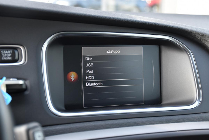 Volvo V40 D2 BLACK EDITION REZERVACE 2.0 d Edition