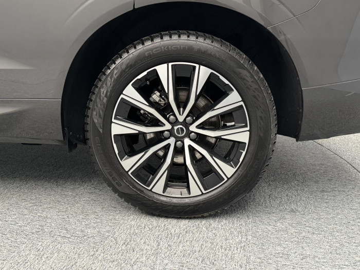 Volvo XC60 B5 AWD PLUS DARK AUT CZ 1.maj.