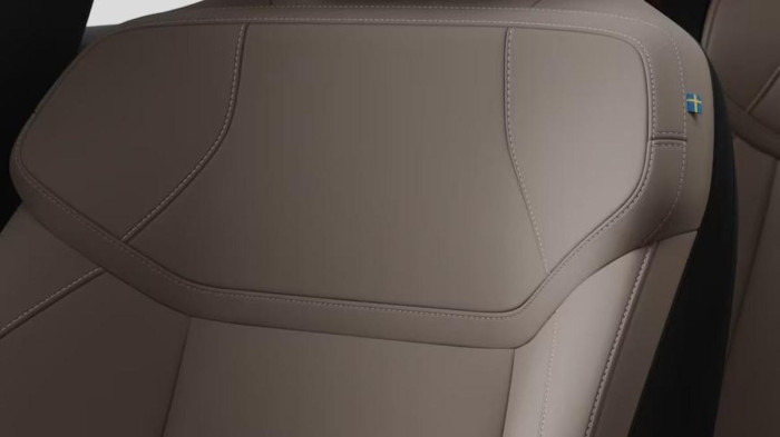 Volvo EX60 PURE ELECTRIC PLUS P12 AWD