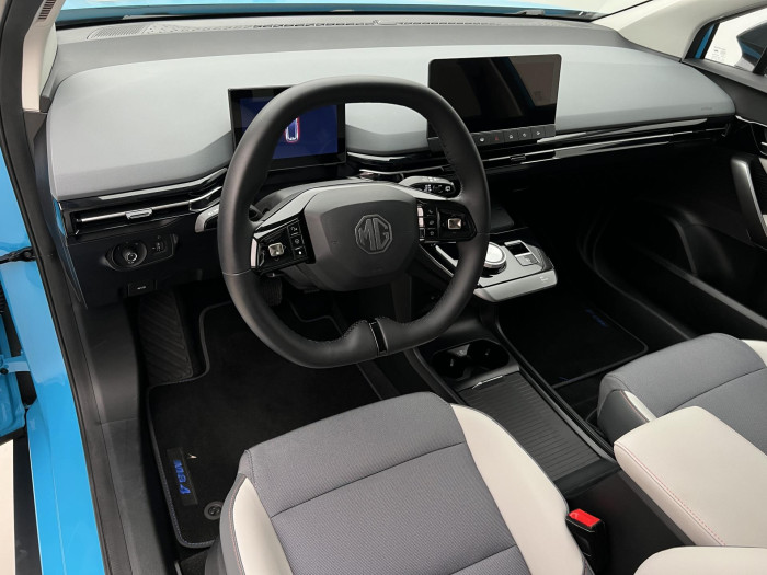 MG MG4 EV EXCLUSIVE 64 kWh CZ 1.maj. Exclusive