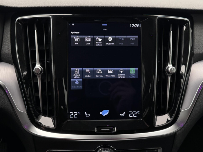 Volvo V60 B4 MOMENTUM PRO REZERVACE 2.0 Momentum