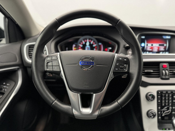 Volvo V40 CC T4 AWD MOMENTUM  AUT 2.0 CC CC Momentum