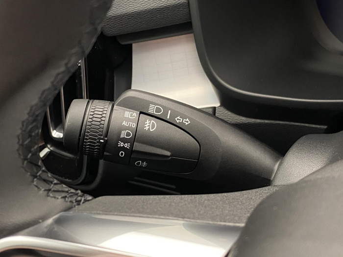 Volvo XC40 B3 AUT PLUS BLACK EDITION