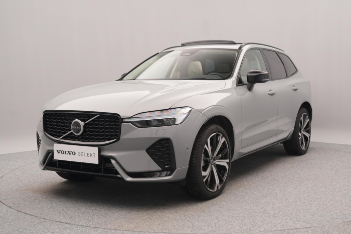 Volvo XC60 B5 AWD DARK ULTRA REZERVACE