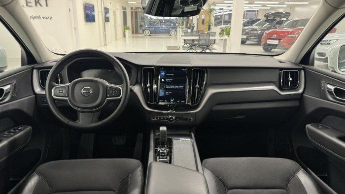 Volvo XC60 B4 AWD MOMENTUM REZERVACE 2.0 Momentum