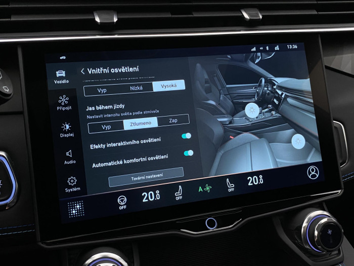 Lynk & Co 01 PHEV DCT AUT 1.maj